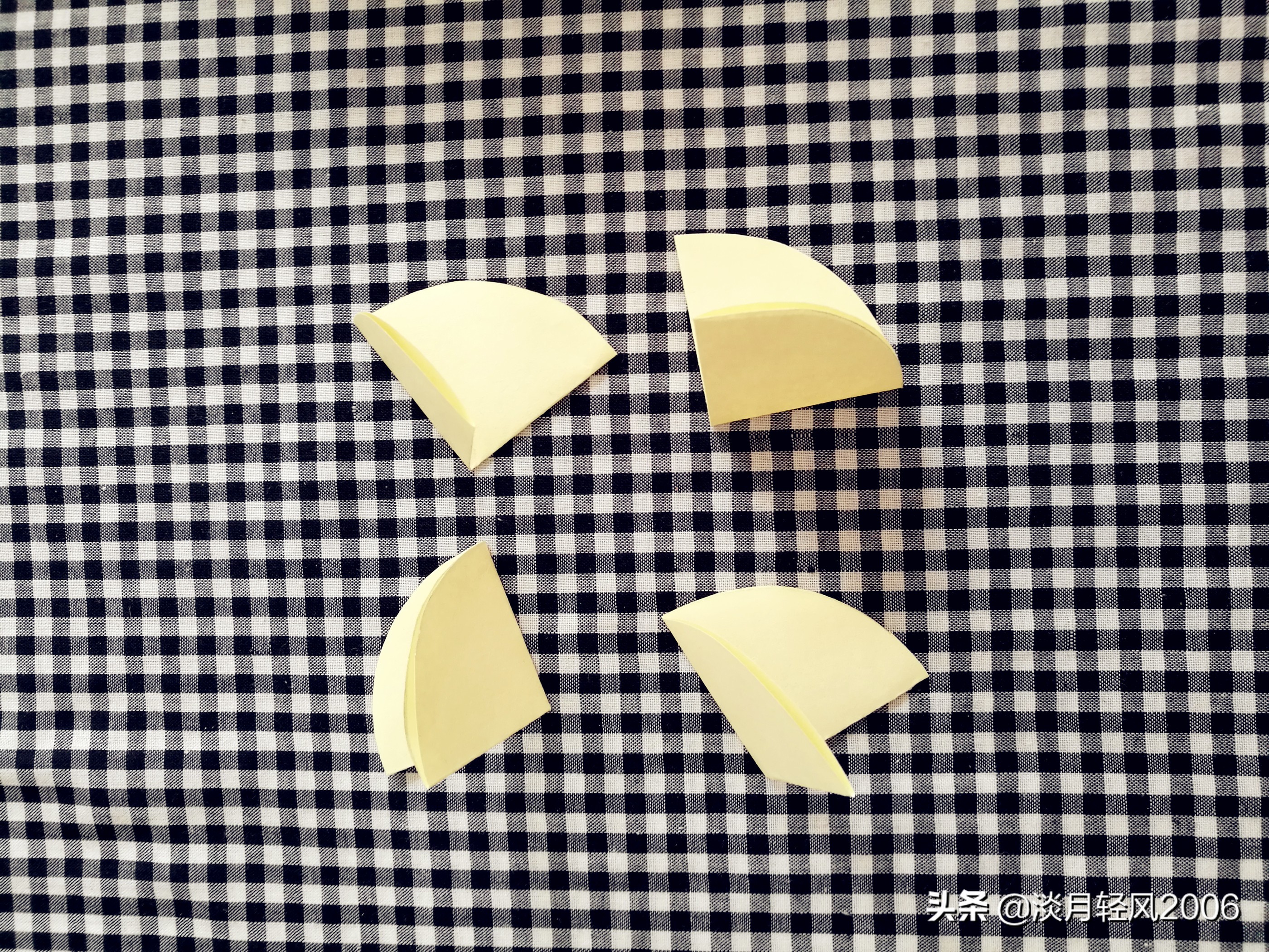 用卡纸制作的手工立体小花,彩色卡纸立体手工