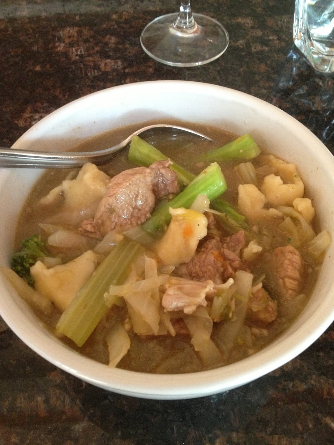 做疙瘩汤时怎么搅面疙瘩,做疙瘩汤怎么防止糊锅