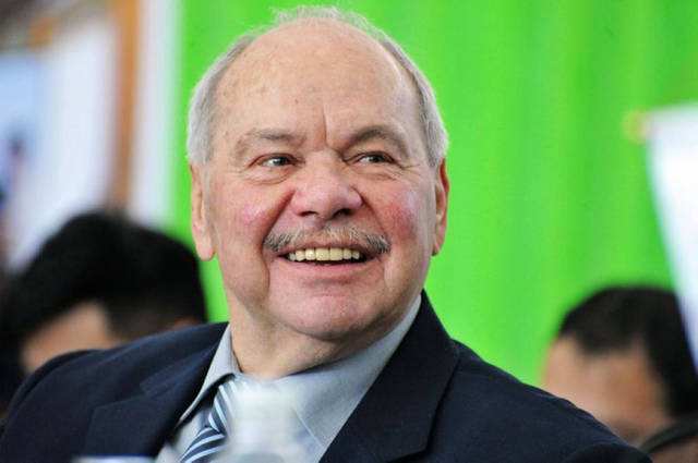 中国足球杨晨巅峰时刻,体育人间杨晨谈米卢和里皮