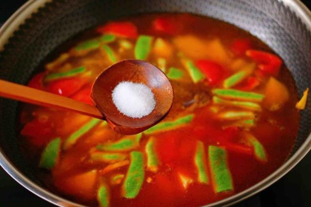 丸子这样炸外酥里嫩家人都夸好吃,丸子怎样才弹牙