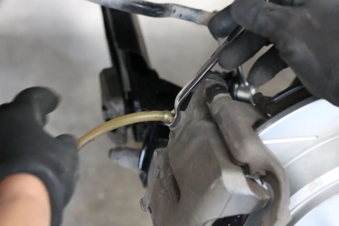 怪兽修车翻新的视频,怪兽修车翻新奥迪q7