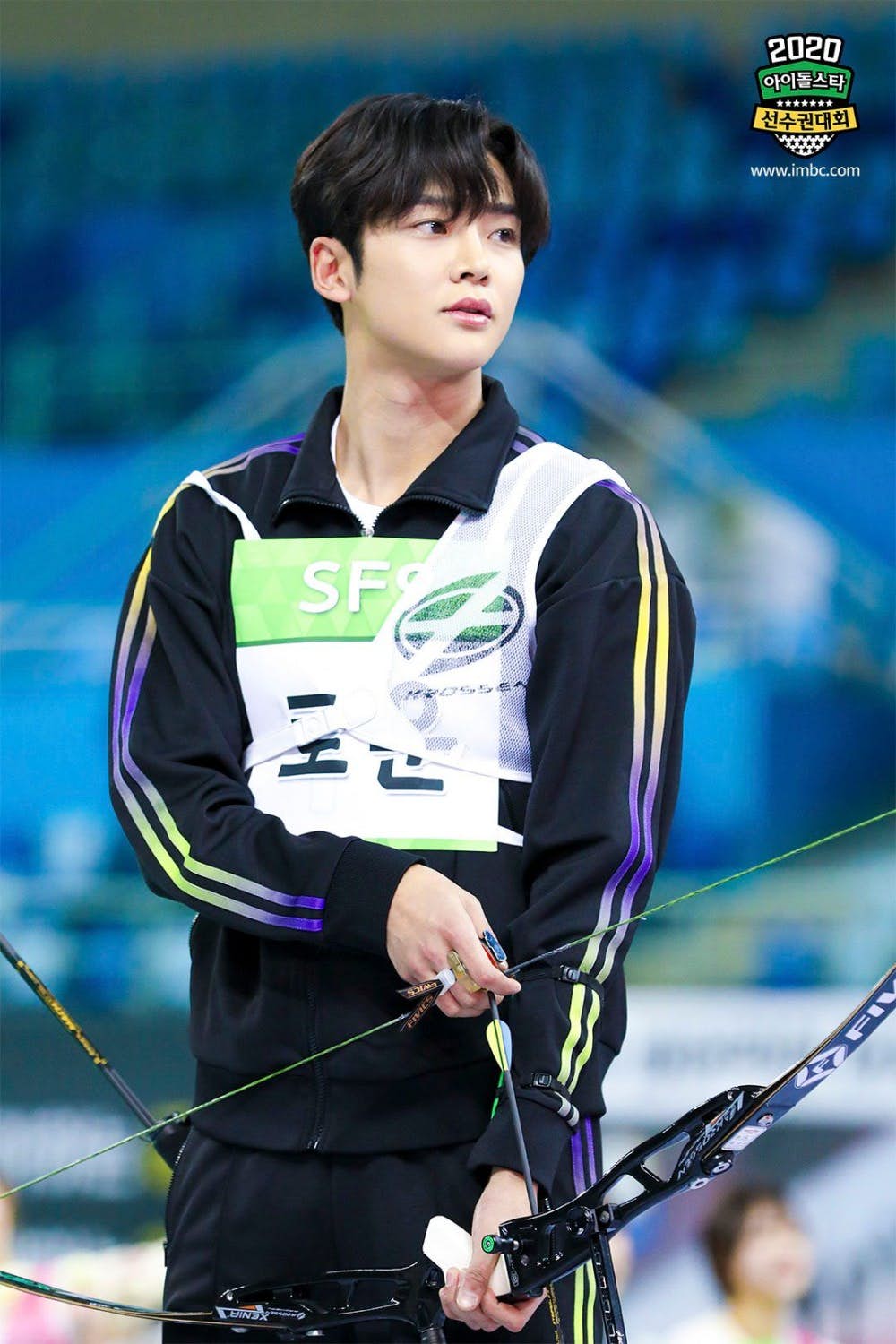 《偶像运动会》路云不会Wink睁着双眼射箭，依旧能正中红心