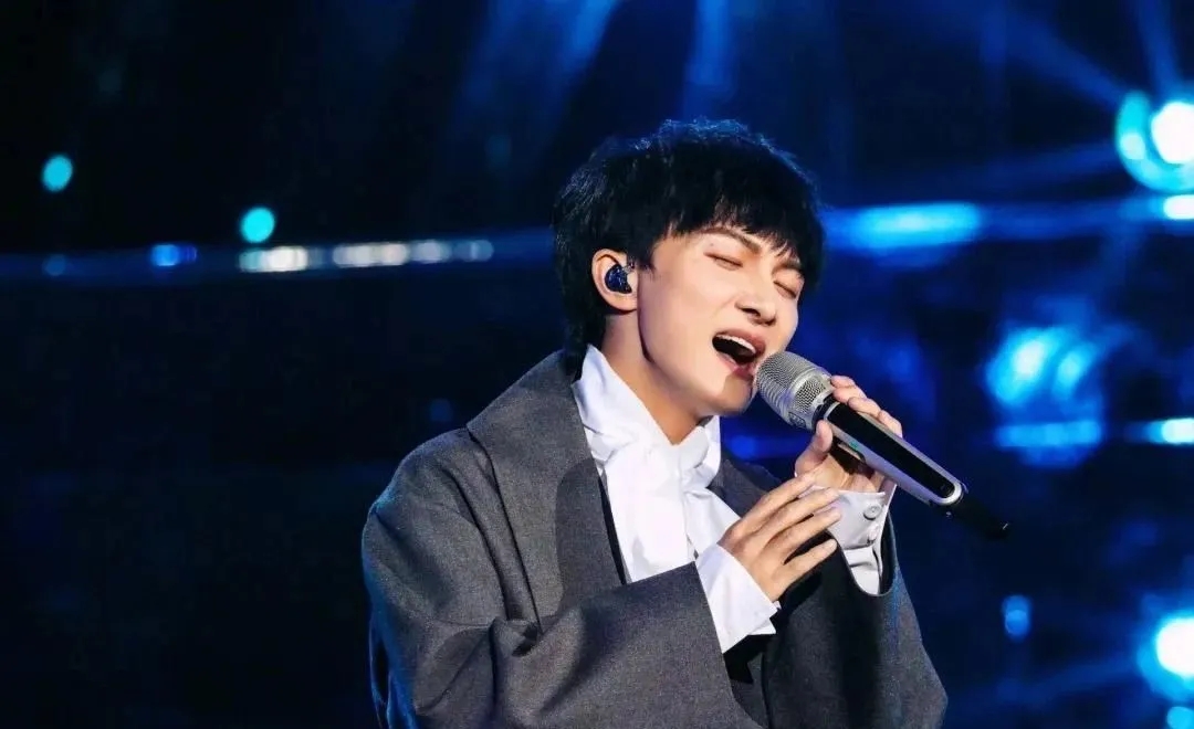 周深让人听哭了,周深的十个神级现场