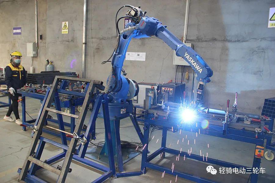 军工品牌重磅来袭以黑马之姿驰骋电三行业