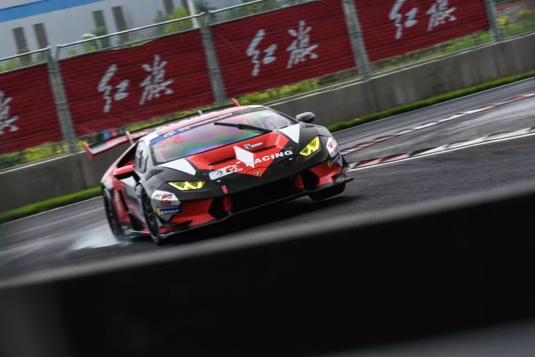钢铁赛道雨中热战·ChinaGT上演秦皇岛首轮超跑对决