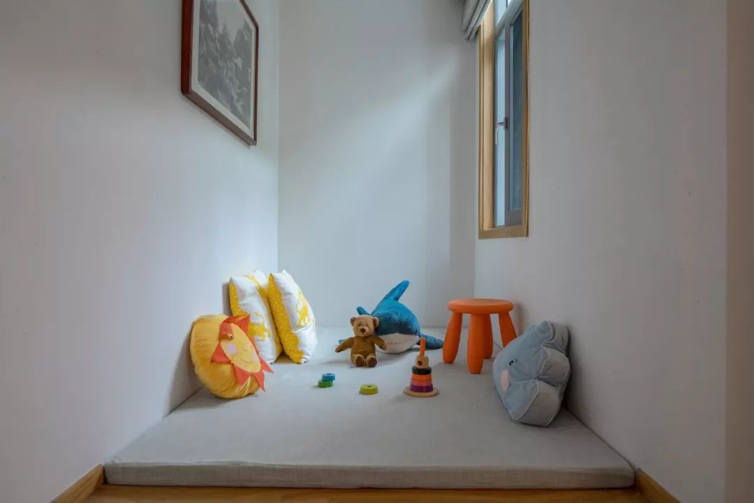 秋日河畔画中小镇，隐于茶园流水，山水间三店新开旅居吃茶慢生活