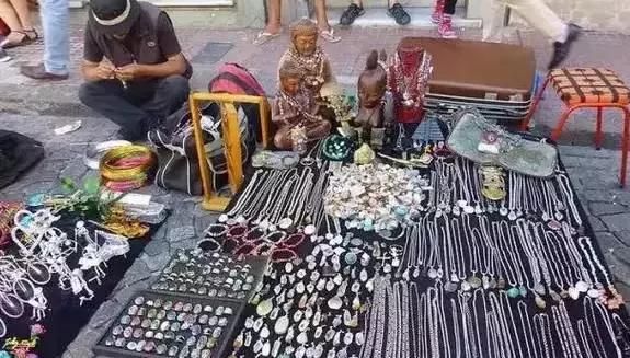 潘家园古玩市场十大必买清单,世界十大最大的古玩市场