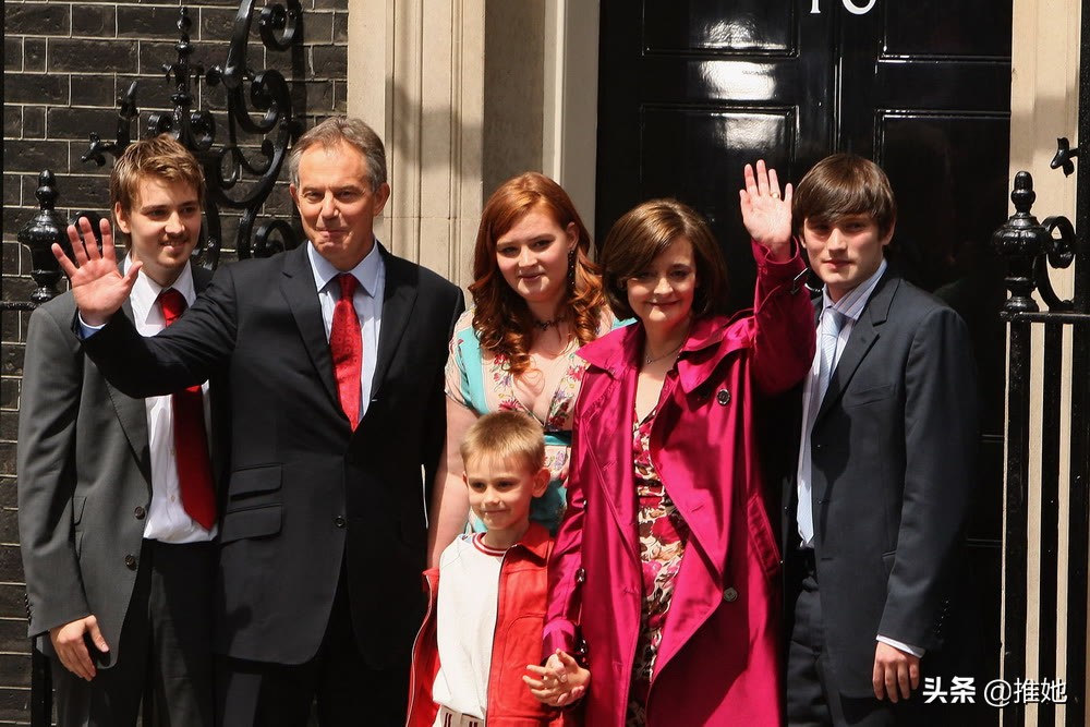 唐宁街10号亿万富豪，英国首相布莱尔儿子，靠高中毕业生发大财
