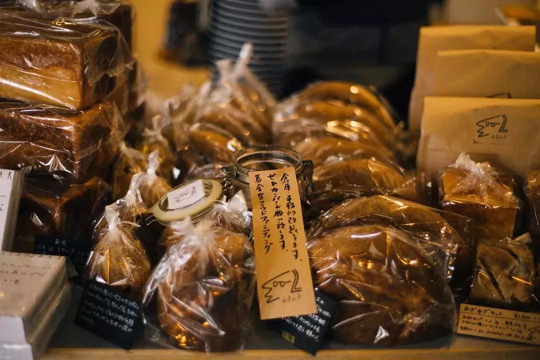 这间面包店，开在无人问津的乡下，而且每周只营业三天｜美好生活