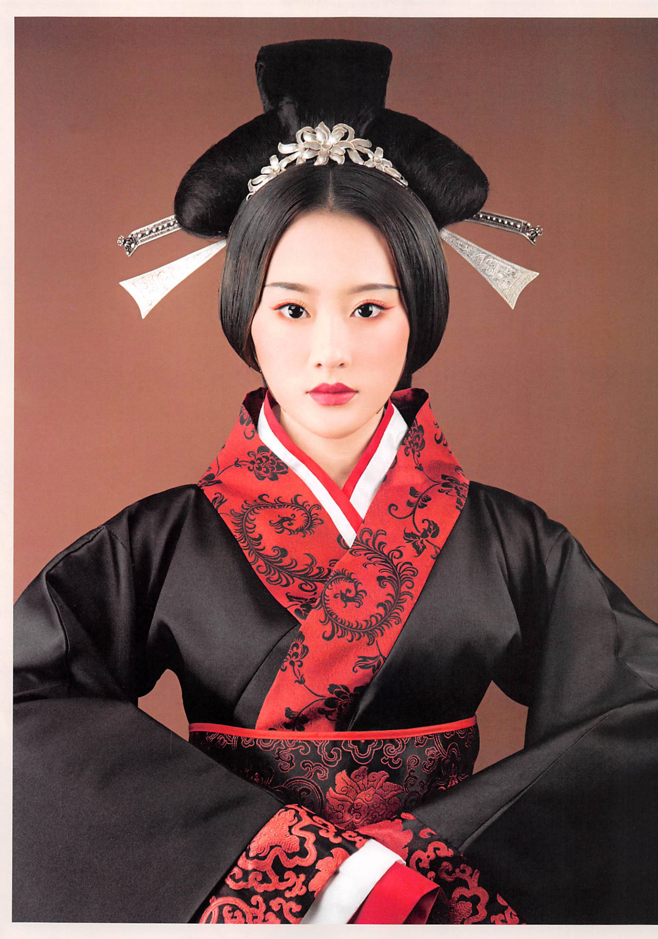 楝撳奖绾㈠,涓浗椋庣殑鍙ら浜虹墿姝ｈ劯鎵嬬粯