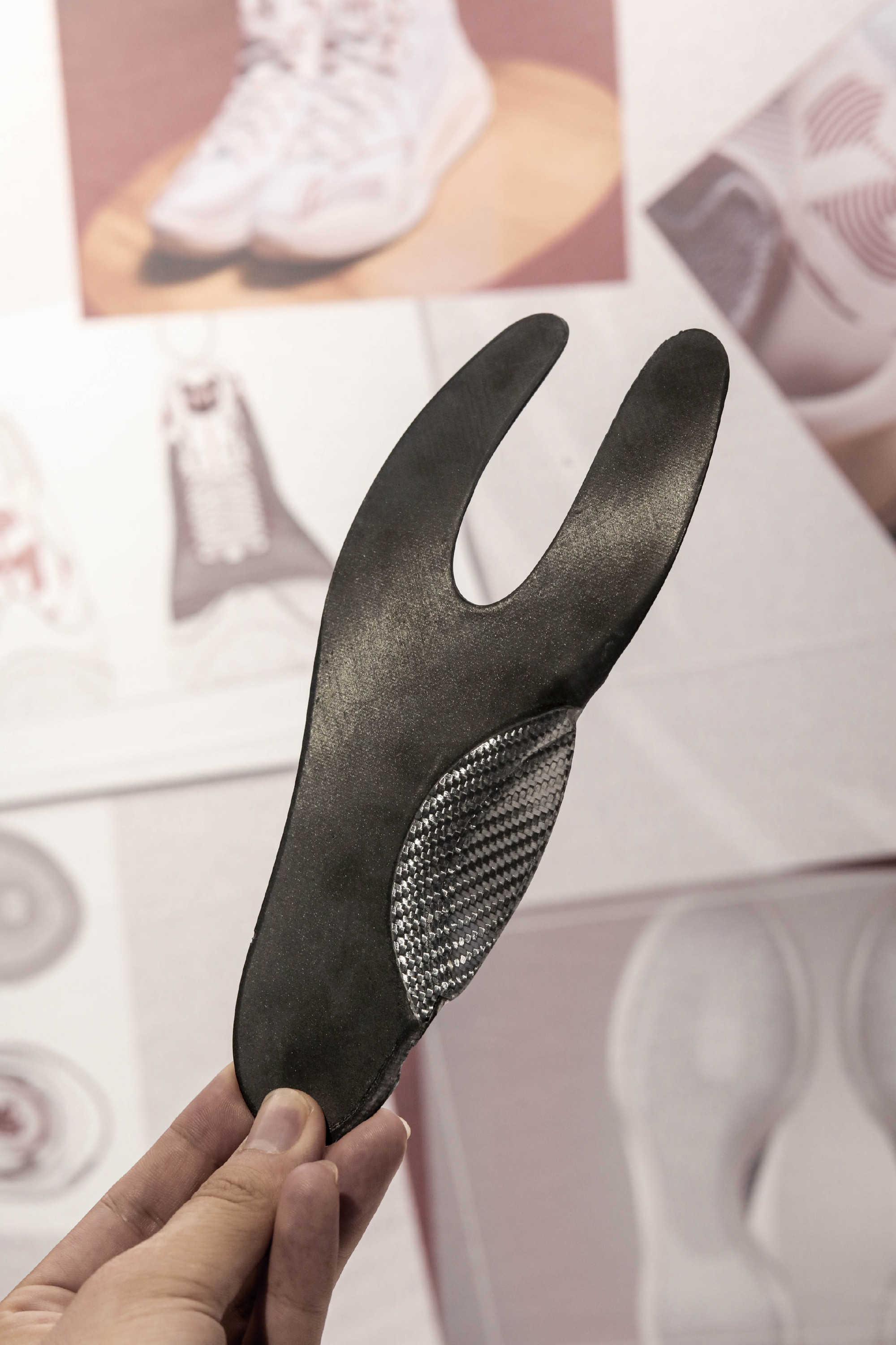 虚荣OR求实？KT7代配置拉满，CJ1代力求高端，安踏和李宁你爱谁？