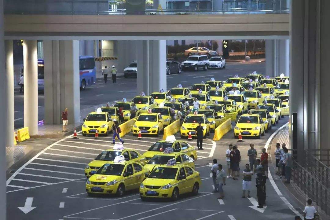 重庆好多出租车司机已经不是“活地图”了?都开始看导航开了