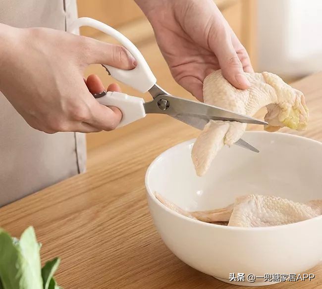 在名创优品100元能买化妆品,在名创优品花100元买化妆品