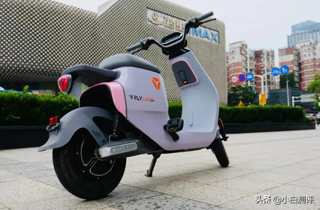 雅迪智能VFLY电动车,雅迪vflyl100max发布会