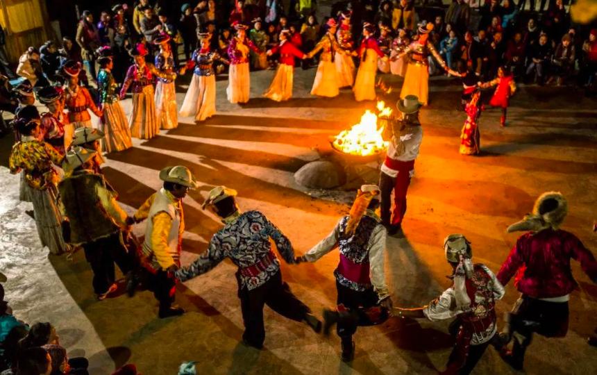 七彩云南多彩贵州的来历,九色甘南多彩贵州