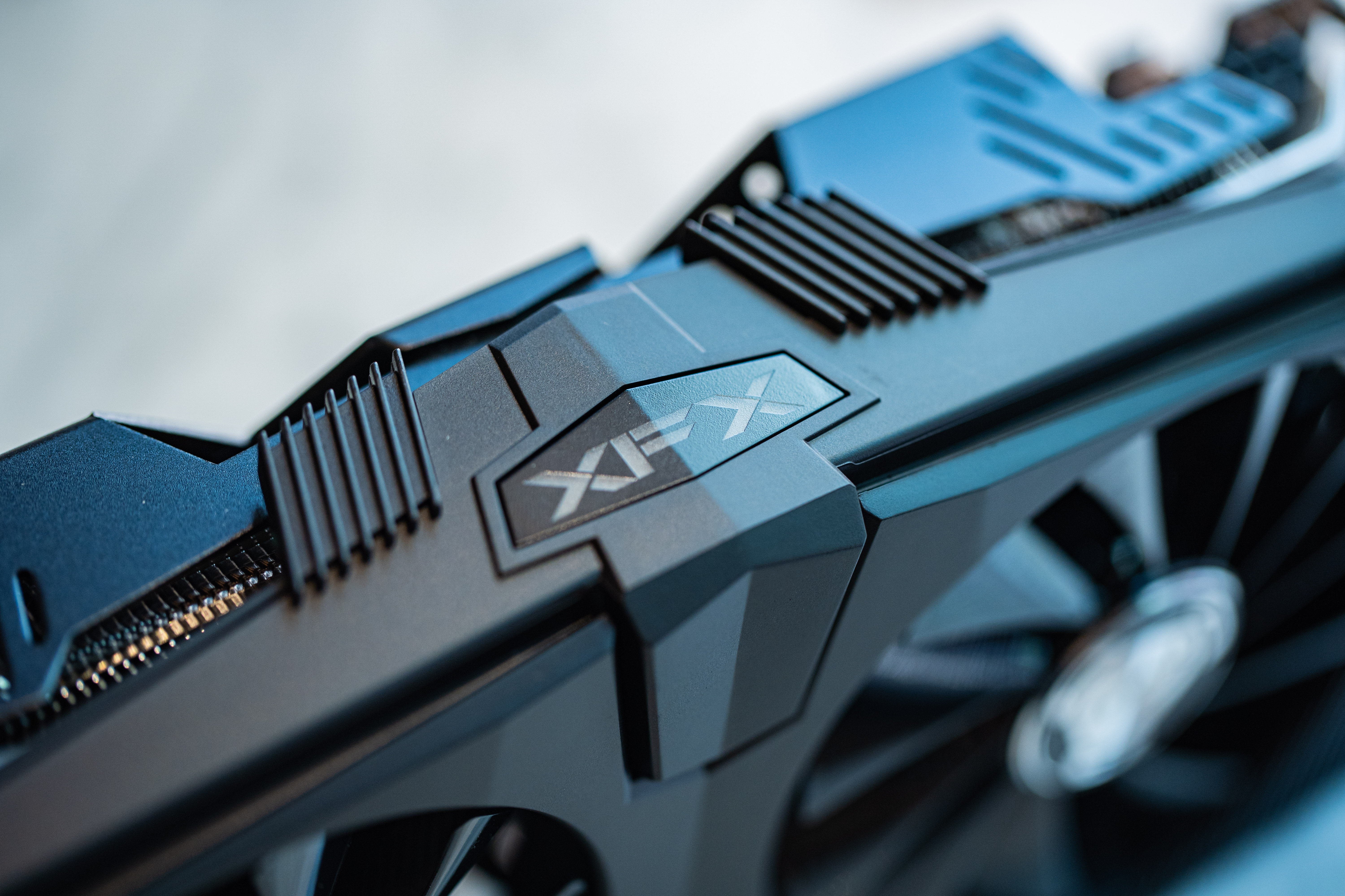 讯景xfxrx5908g黑狼版,xfx讯景rx5708g黑狼版