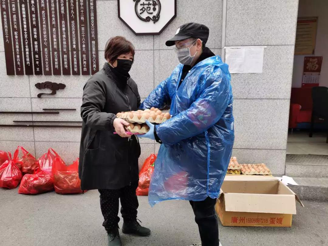 做好后勤满足业主需求江岸这个社区守门人花式代购让居民安心宅