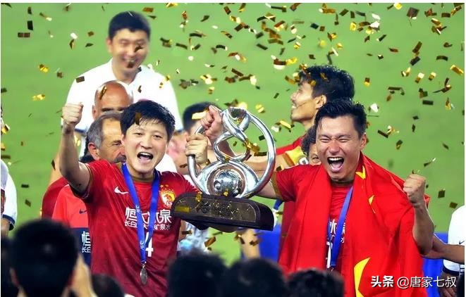 里二期85妖人谢幕曾力压曼联神锋情场帽子戏法自创前锋流派