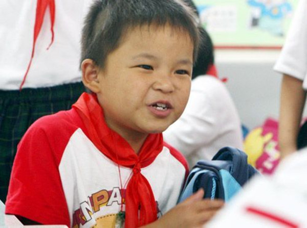 “抗震小英雄”林浩：立志考清华大学建筑系，后来为何当了明星？