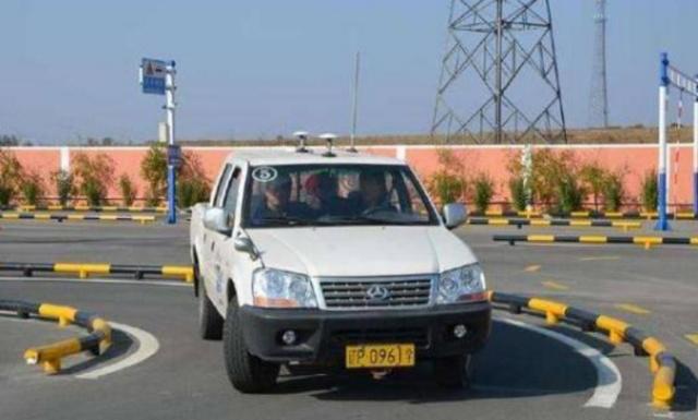 笑哭男孩原视频,考驾照搞笑坐副驾驶