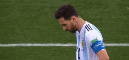 世界足球先生梅西演讲,世界足球先生梅西罗纳尔多