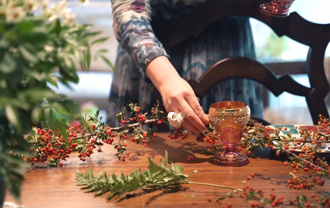 装着上百件藏品的艺术之家竟然还有野趣园林