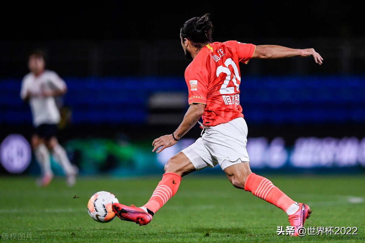 国足后腰失误,国足有史以来最好的后腰