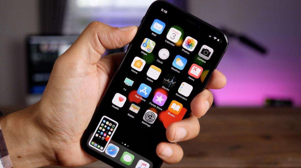 手机店向我推销港版iPhone，港版和国行的iPhone有什么区别？