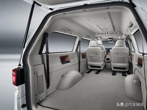 5.99万的菱智m5,国六版菱智m5拥有新一代商务外观