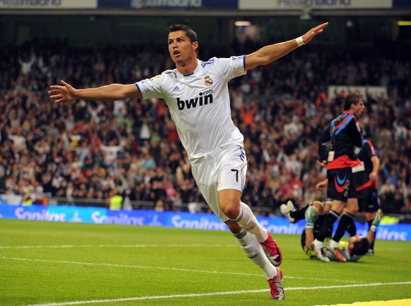 我们赞美足坛忠臣，但不安现状，敢于追求“候鸟”精神更让人尊敬