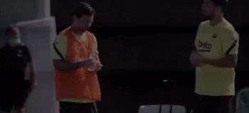 足球常识教学小视频,足球中的常见错误动作及纠正方法