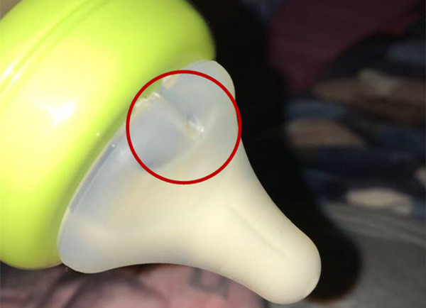 宝宝奶粉泡出来有泡沫是怎么回事,奶粉有泡沫宝宝喝进去有什么危害