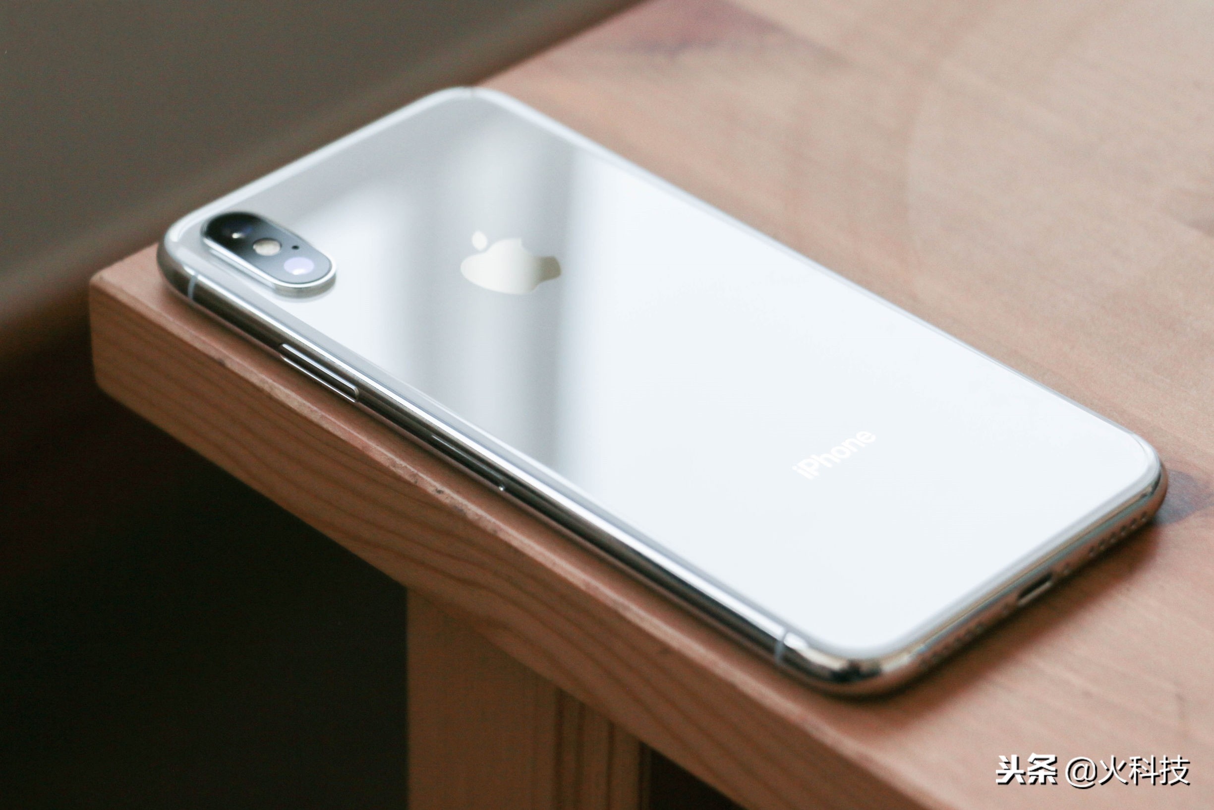 2018年留给苹果手机的时间不多了，要和iPhone手机说再见！