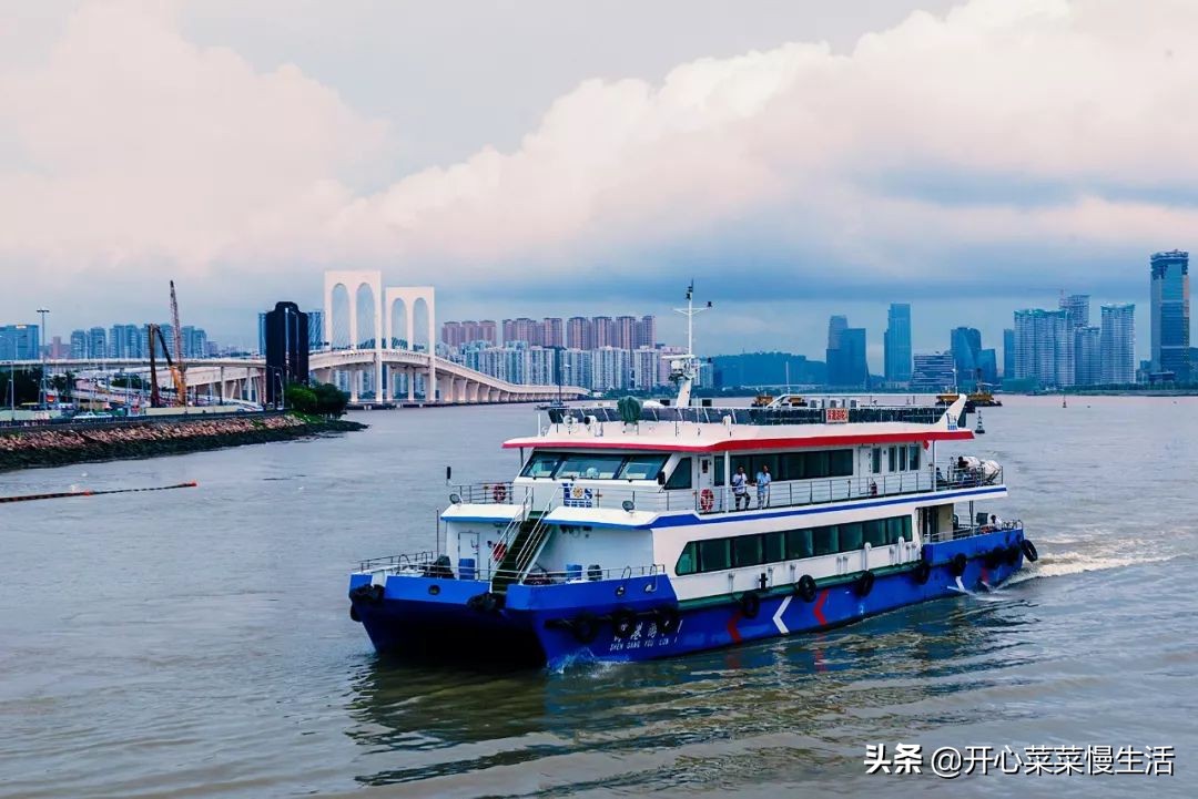 珠海第一座桥珠海大桥 (建造香港澳门珠海大桥花了几年)