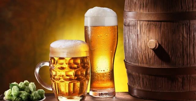 梅根哥哥又惹祸！和梅根替身拍广告，顺走女王王冠，或惹怒王室