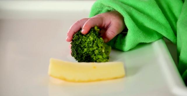 6-18月宝宝辅食添加有它就够,6-8个月辅食添加规律