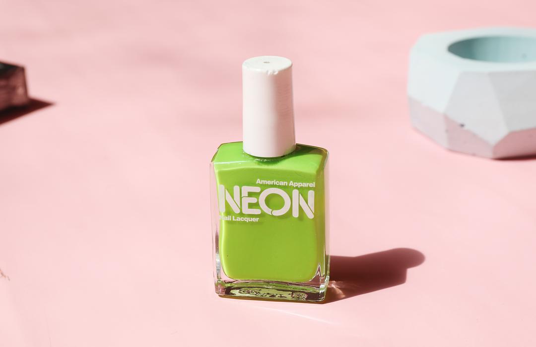 美甲小白建议买什么颜色的指甲油,好看百搭指甲油推荐