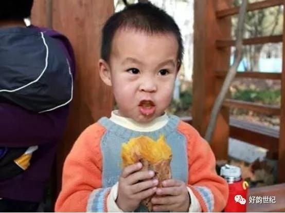 孩子睡觉滚来滚去怎么回事,小孩子睡觉滚来滚去什么原因