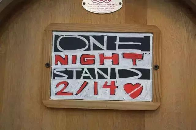 富二*开代**超市，情人节为单身狗开Party，年赚25亿