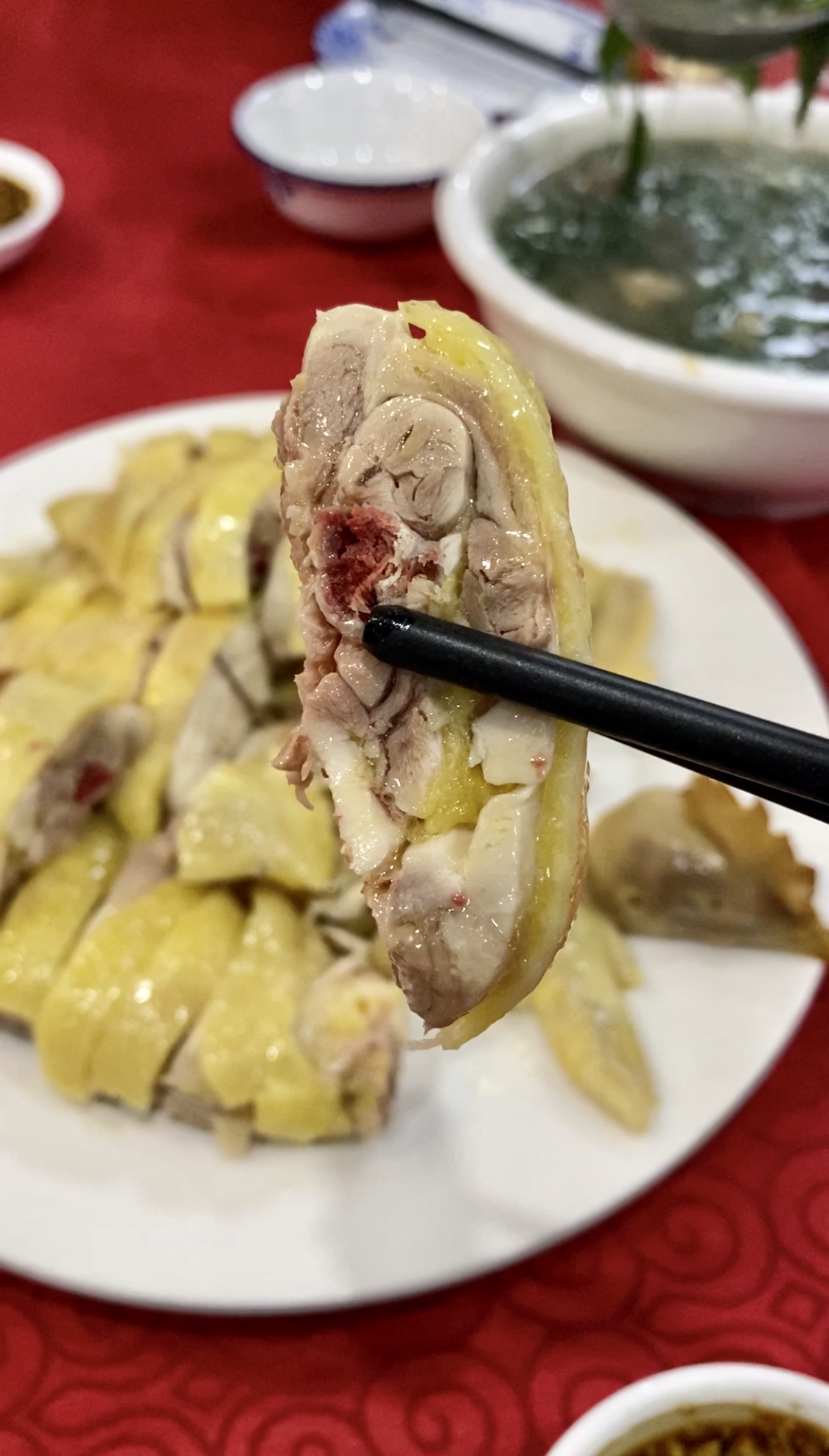 禅城这间26年粤菜老店，凭一只高州鸡，令老广从广州驱车而来