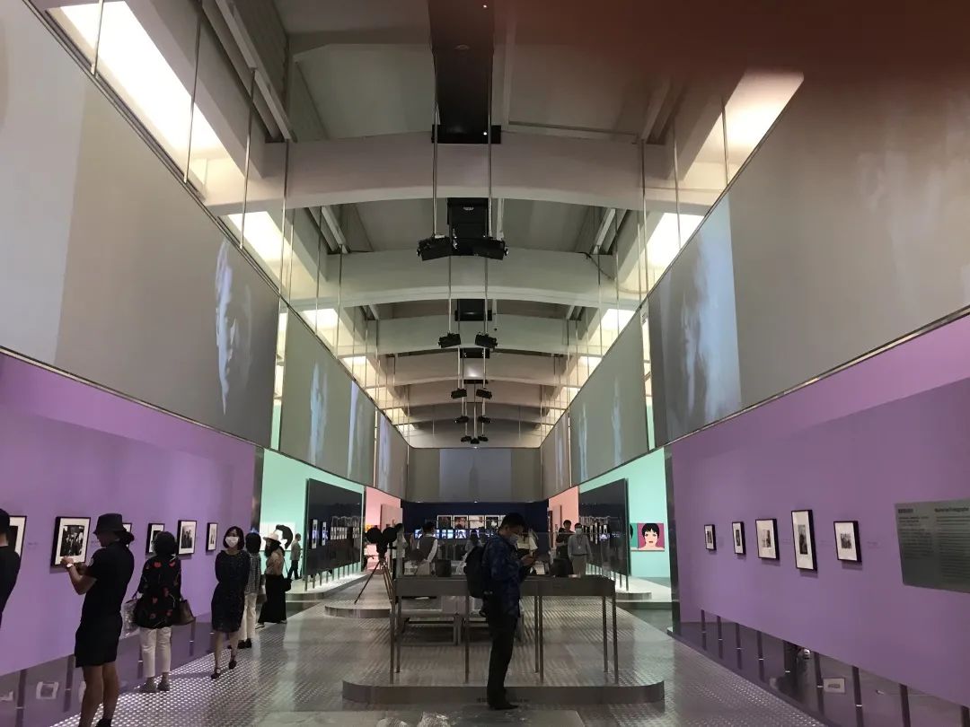 安迪沃霍尔的预言,三十年后我们的生活将是什么样子