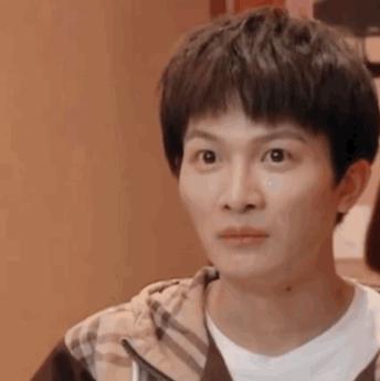 周深打错字接受采访,周深打错字吓坏司机师傅