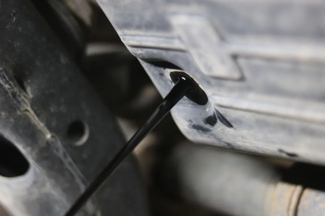 经典老车丰田lc90翻新复活,老款普拉多120翻新