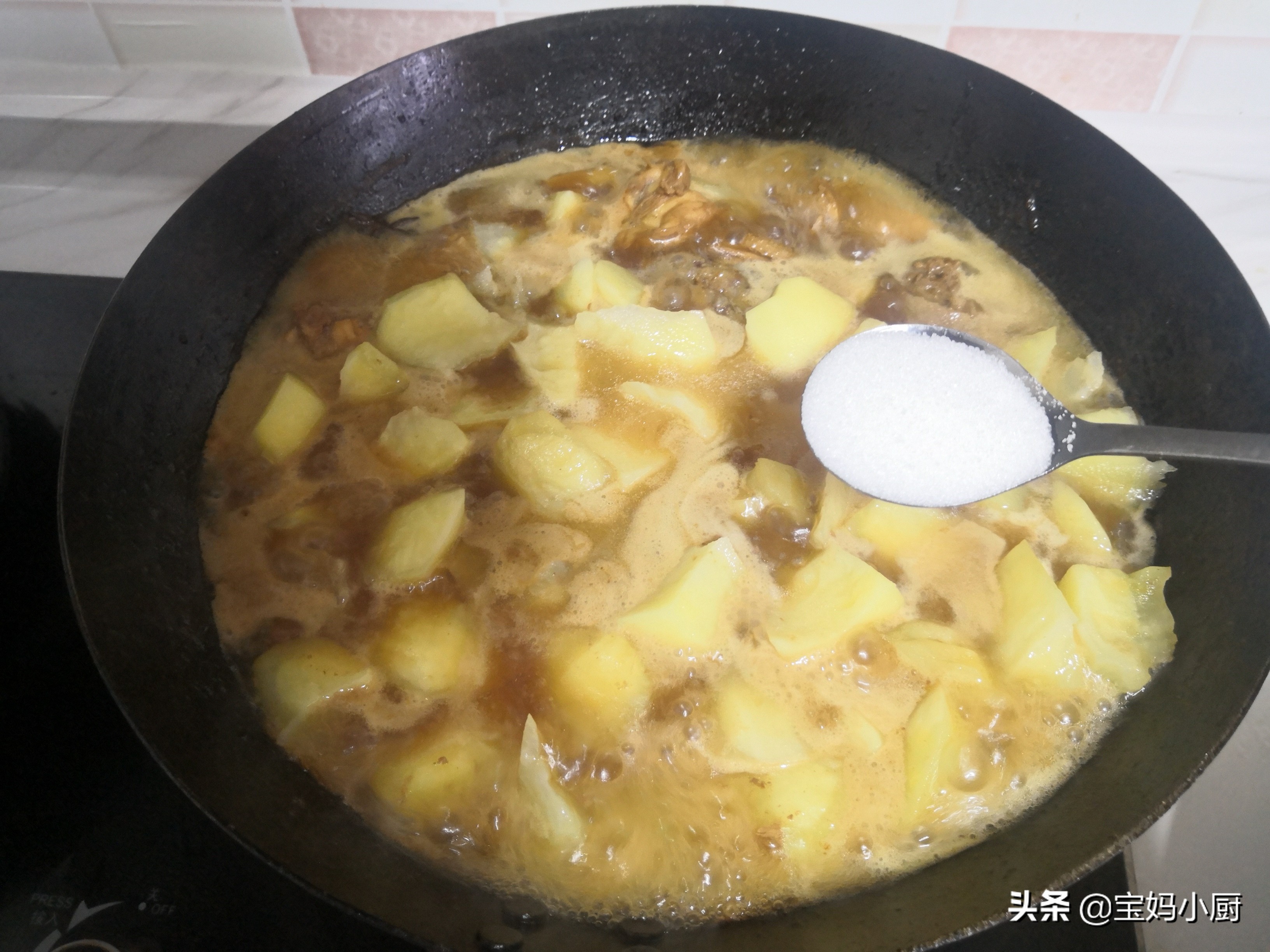 香喷喷的红烧鸡肉,鸡肉这样做孩子吃三碗饭都不够