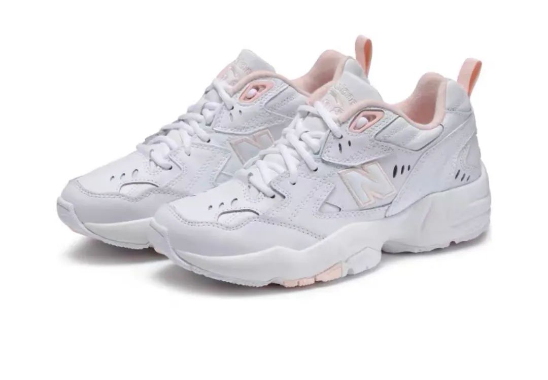 鞋柜怎么放春夏秋冬的鞋 (鞋柜必备的小白鞋)