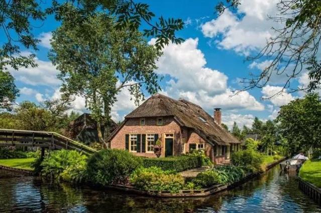荷兰美丽而神秘的羊角村,羊角村荷兰最受欢迎小镇