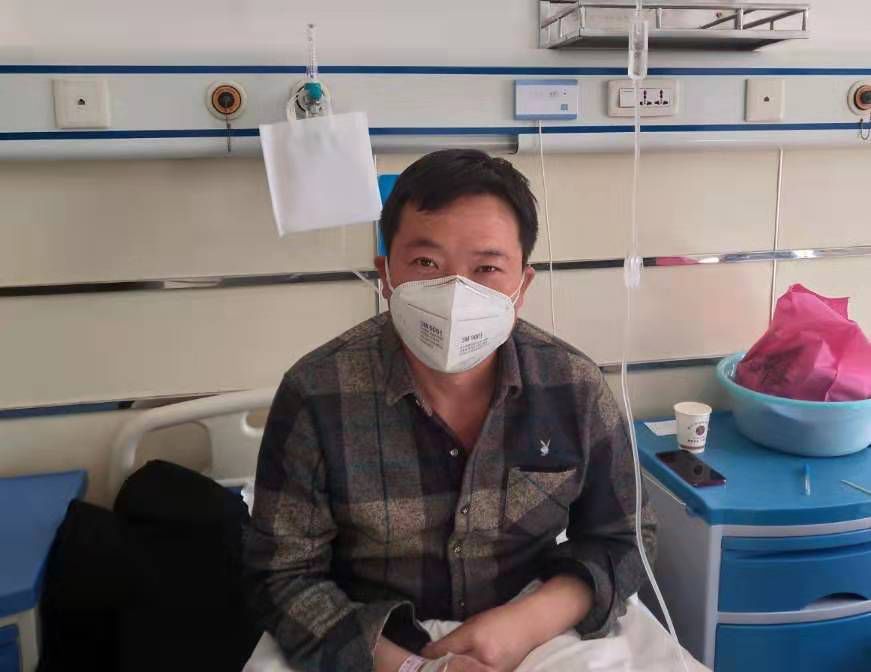 战疫一线党旗红临危受命的村书记,抗击疫情一线的解放军