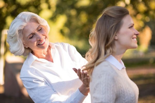女生谈恋爱被父母干涉,父母干涉恋爱怎么办
