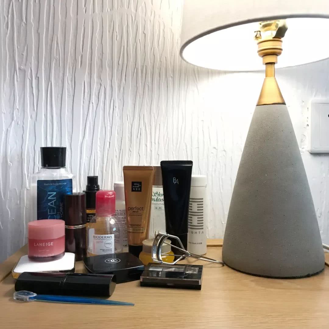 编辑部化妆包大公开,新年出行这样带就够了!