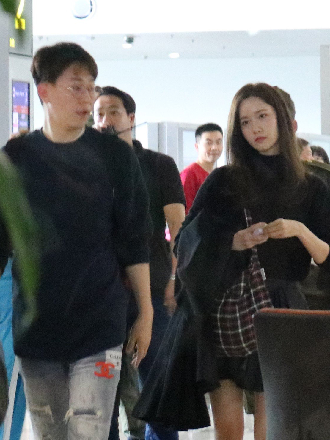 林允儿大风衣短裙穿搭,林允儿穿长靴的图片搜索